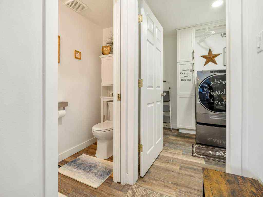 MLS® A2250065 - 102 Fairmont Garden Road S in Fairmont Lethbridge, Residential