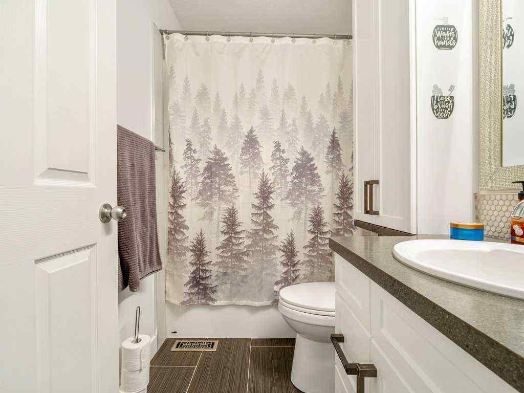 MLS® A2250065 - 102 Fairmont Garden Road S in Fairmont Lethbridge, Residential