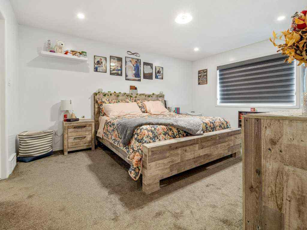 MLS® A2250065 - 102 Fairmont Garden Road S in Fairmont Lethbridge, Residential