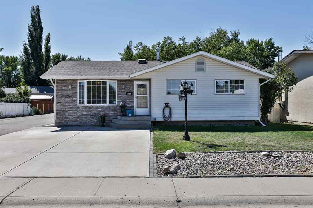 MLS® A2250075 - 1910 24 Avenue N in Winston Churchill Lethbridge, Residential