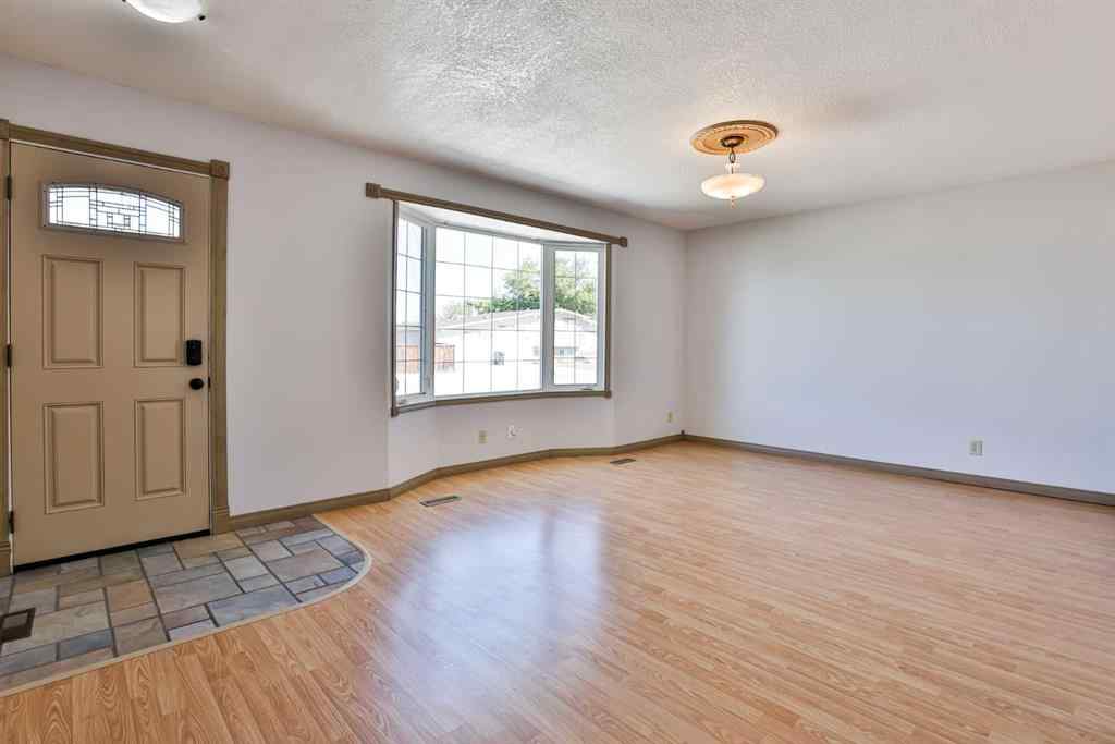 MLS® A2250075 - 1910 24 Avenue N in Winston Churchill Lethbridge, Residential