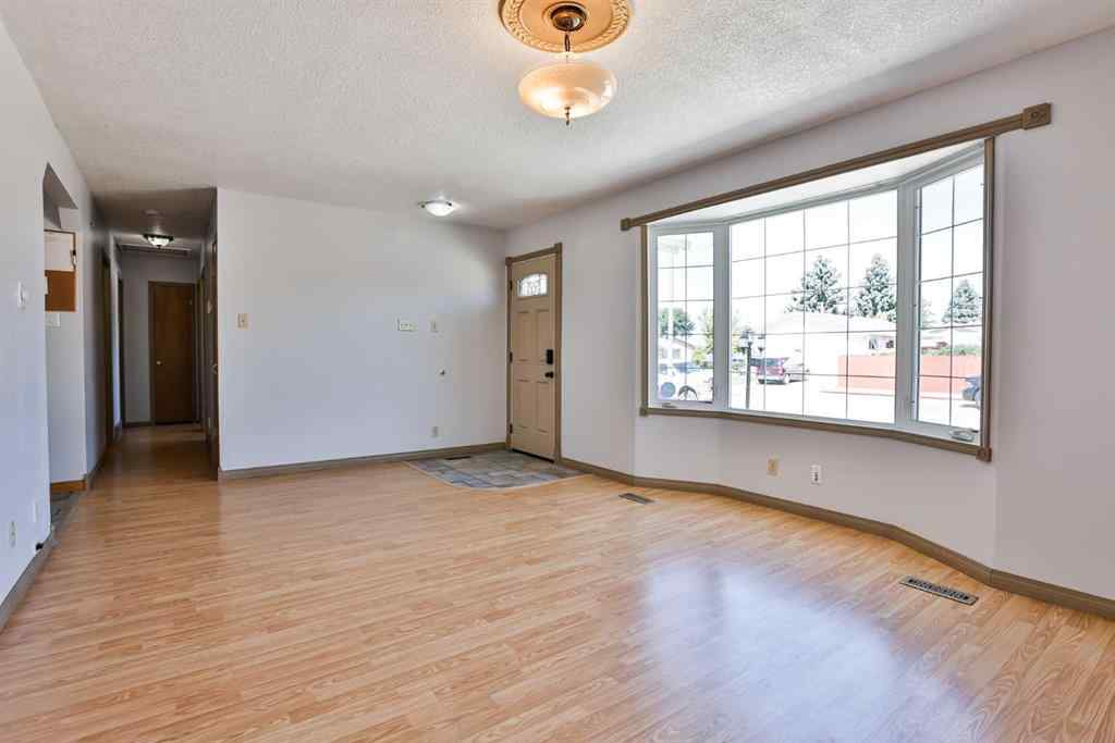 MLS® A2250075 - 1910 24 Avenue N in Winston Churchill Lethbridge, Residential