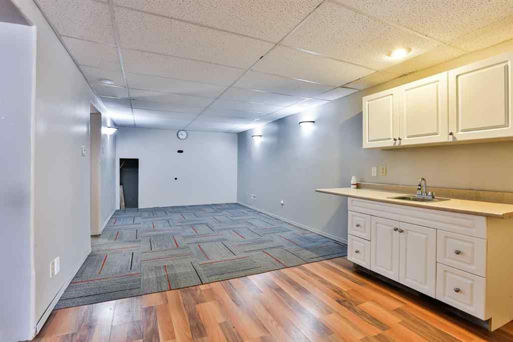 MLS® A2250075 - 1910 24 Avenue N in Winston Churchill Lethbridge, Residential