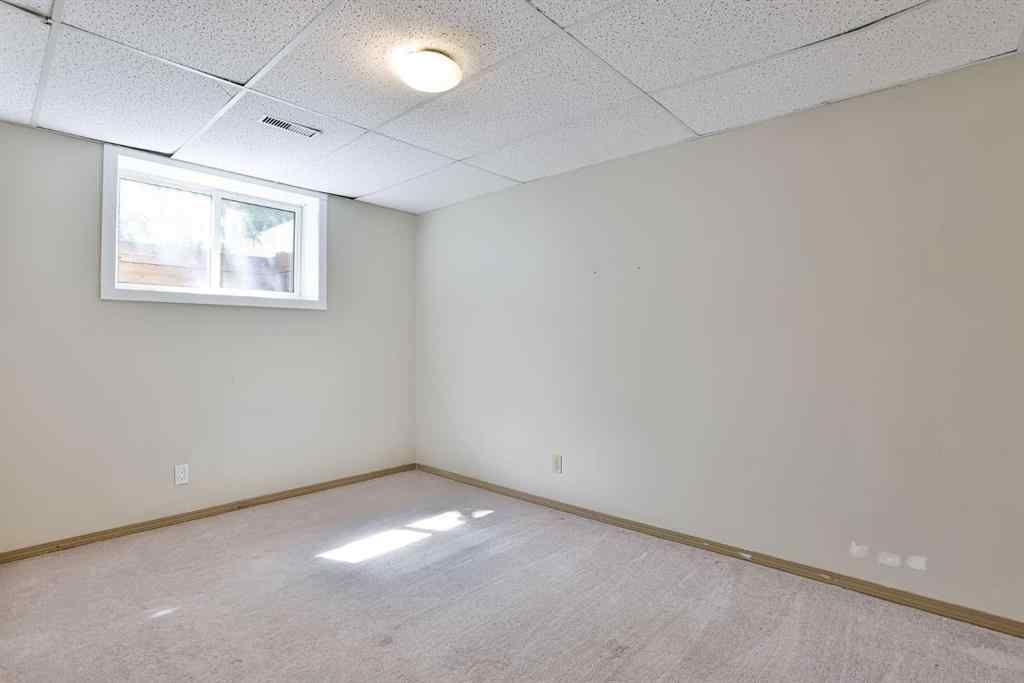 MLS® A2250075 - 1910 24 Avenue N in Winston Churchill Lethbridge, Residential