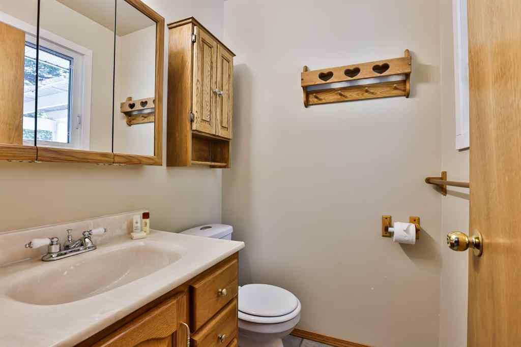 MLS® A2250075 - 1910 24 Avenue N in Winston Churchill Lethbridge, Residential