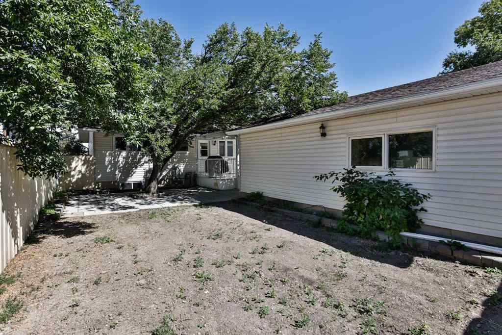 MLS® A2250075 - 1910 24 Avenue N in Winston Churchill Lethbridge, Residential