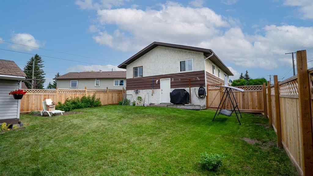MLS® A2250096 - 7007 59 Avenue  in Glendale Red Deer, Residential