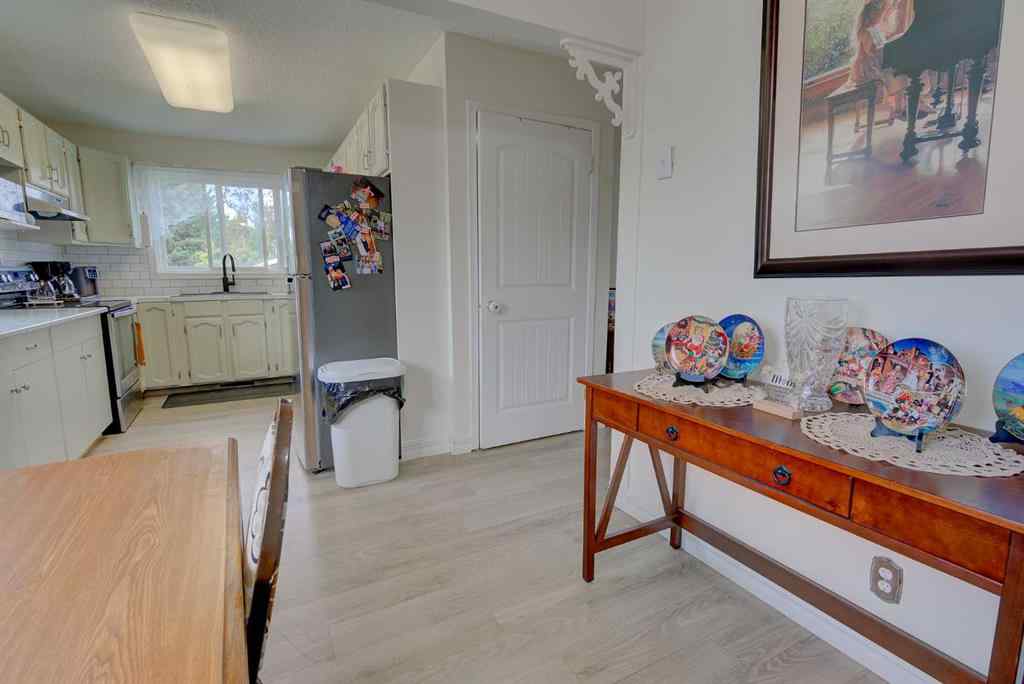 MLS® A2250096 - 7007 59 Avenue  in Glendale Red Deer, Residential