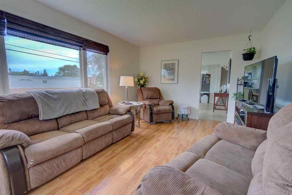 MLS® A2250096 - 7007 59 Avenue  in Glendale Red Deer, Residential