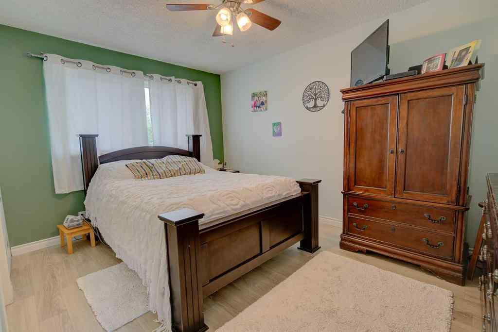 MLS® A2250096 - 7007 59 Avenue  in Glendale Red Deer, Residential