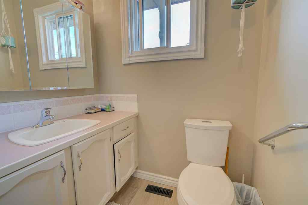 MLS® A2250096 - 7007 59 Avenue  in Glendale Red Deer, Residential