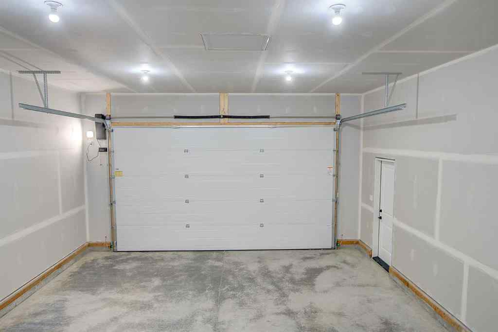 MLS® A2250098 - 6 Ian Way  in Iron Gate Sylvan Lake, Residential