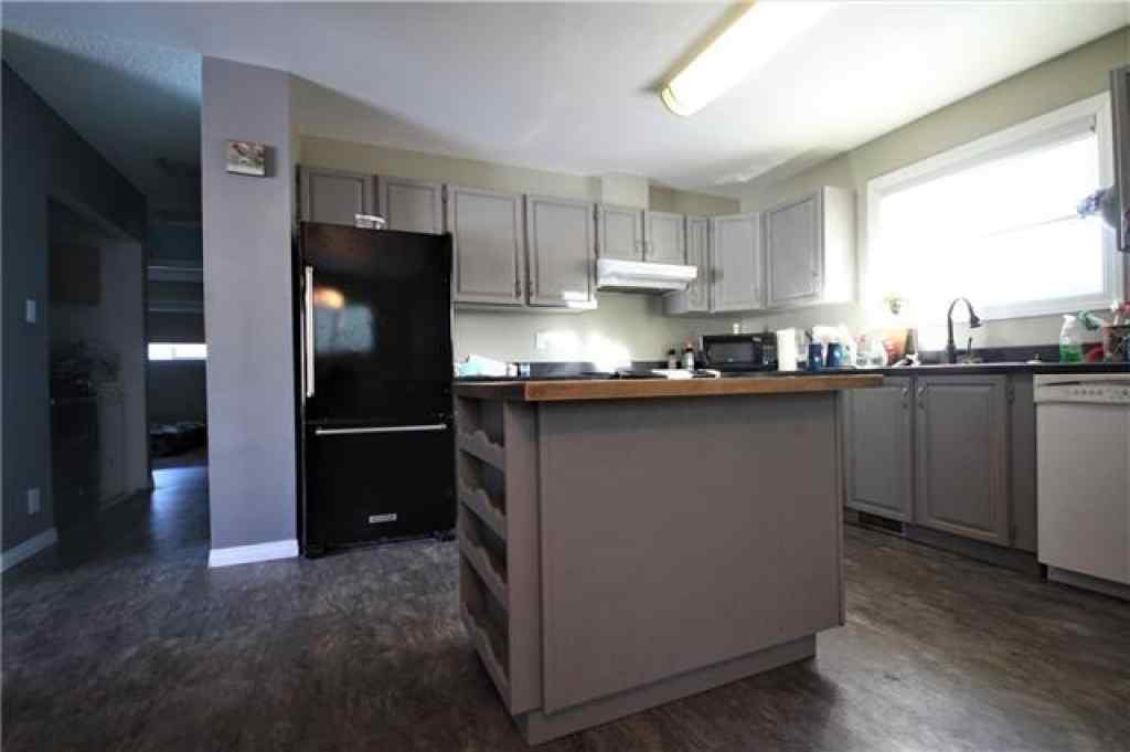 MLS® A2250102 - 182 Clenell Crescent  in Dickinsfield Fort McMurray, Residential