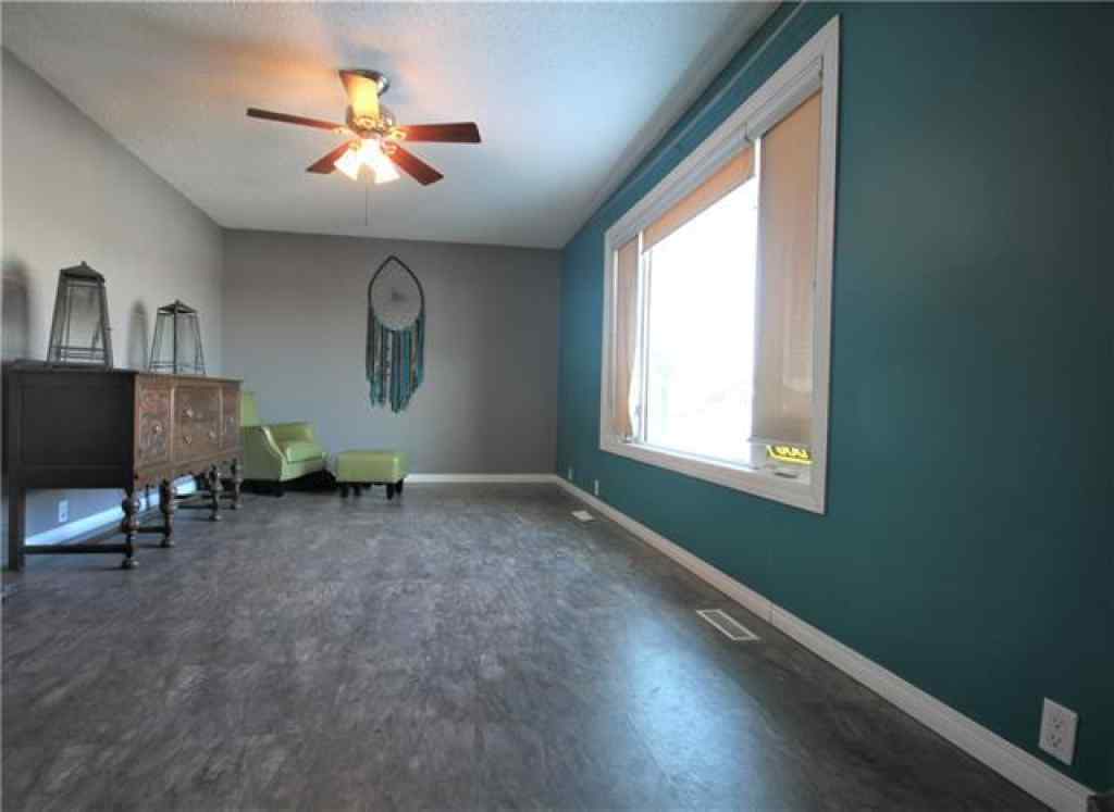 MLS® A2250102 - 182 Clenell Crescent  in Dickinsfield Fort McMurray, Residential