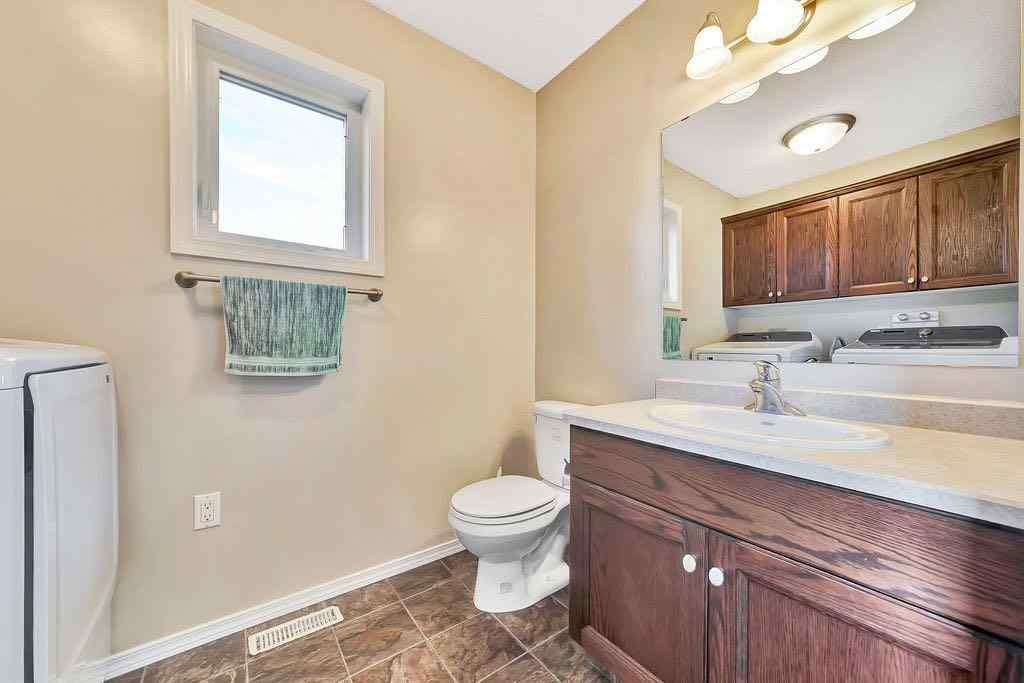 MLS® A2250104 - 410 McConnell Drive   in NONE Maidstone, Residential