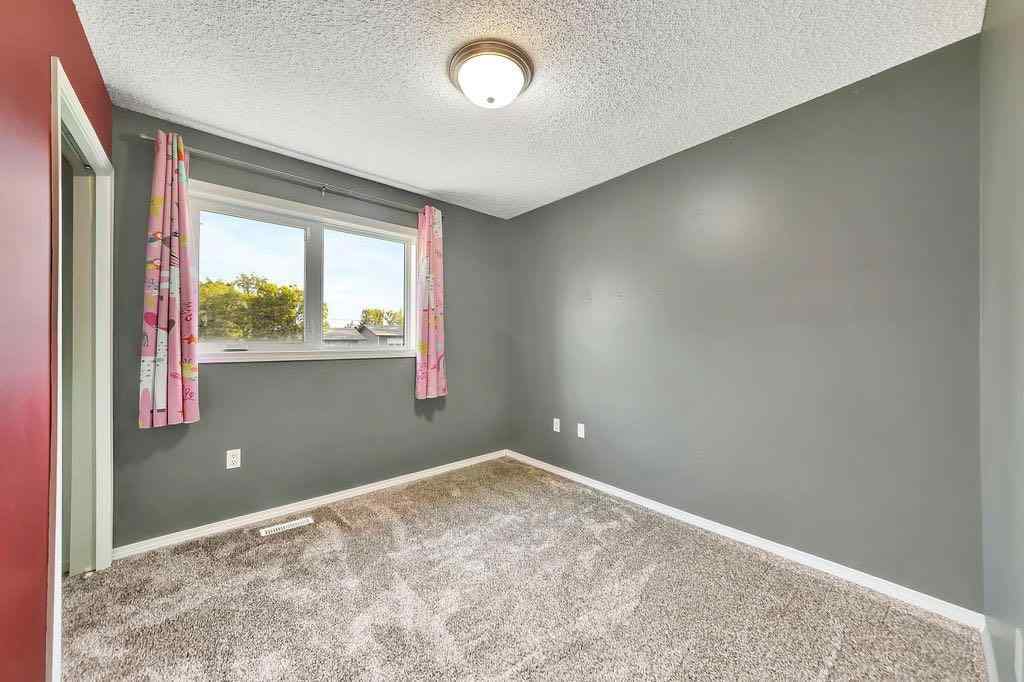 MLS® A2250104 - 410 McConnell Drive   in NONE Maidstone, Residential