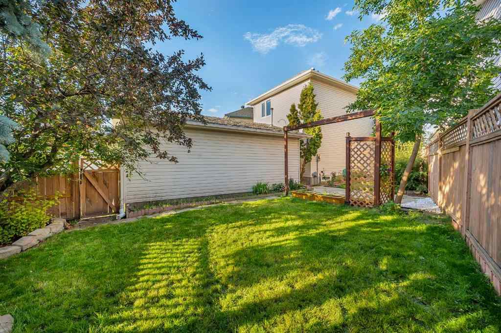 MLS® A2250107 - 39 Anaheim Court NE in Monterey Park Calgary, Residential