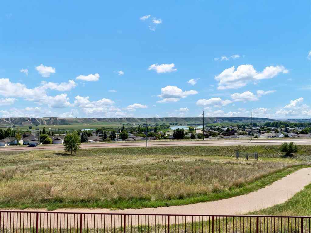 MLS® A2250131 - 44 Palisades Mews NE in Terrace Medicine Hat, Residential