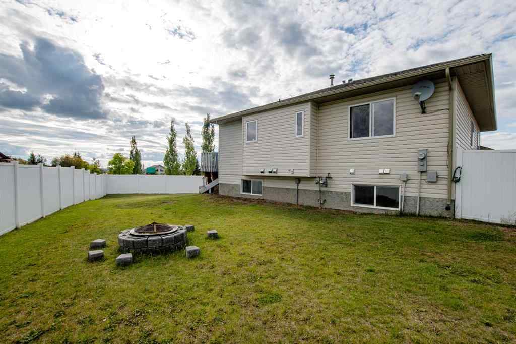 MLS® A2250132 - 1003 10 Avenue  in N/A Beaverlodge, Residential