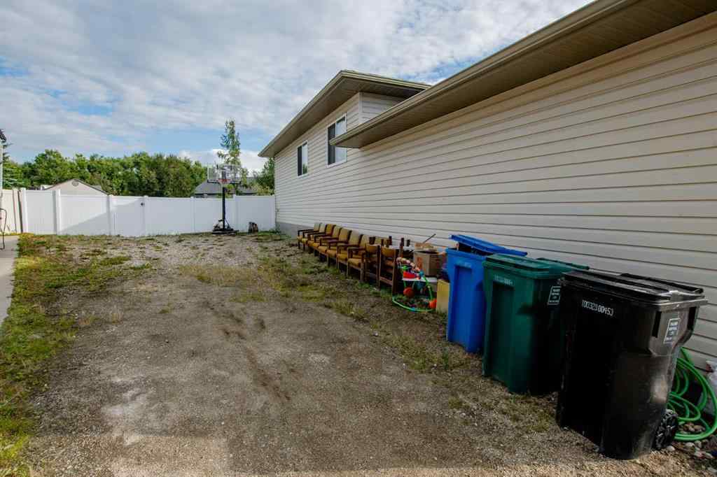 MLS® A2250132 - 1003 10 Avenue  in N/A Beaverlodge, Residential