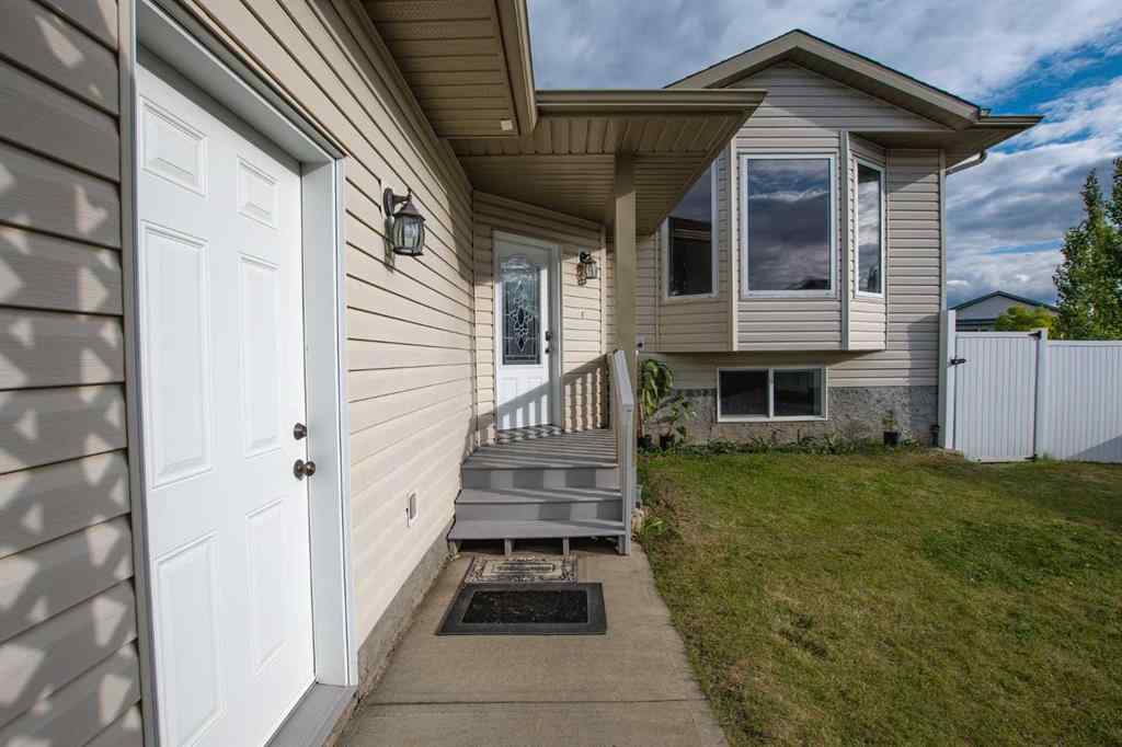 MLS® A2250132 - 1003 10 Avenue  in N/A Beaverlodge, Residential