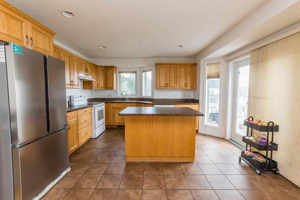 MLS® A2250132 - 1003 10 Avenue  in N/A Beaverlodge, Residential