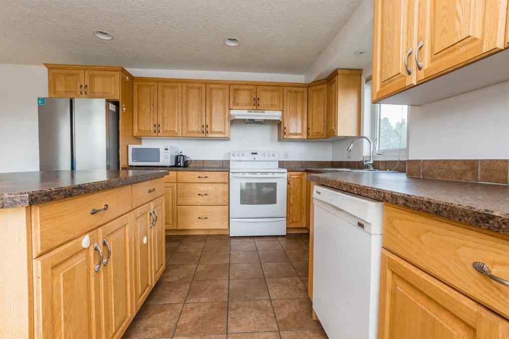 MLS® A2250132 - 1003 10 Avenue  in N/A Beaverlodge, Residential