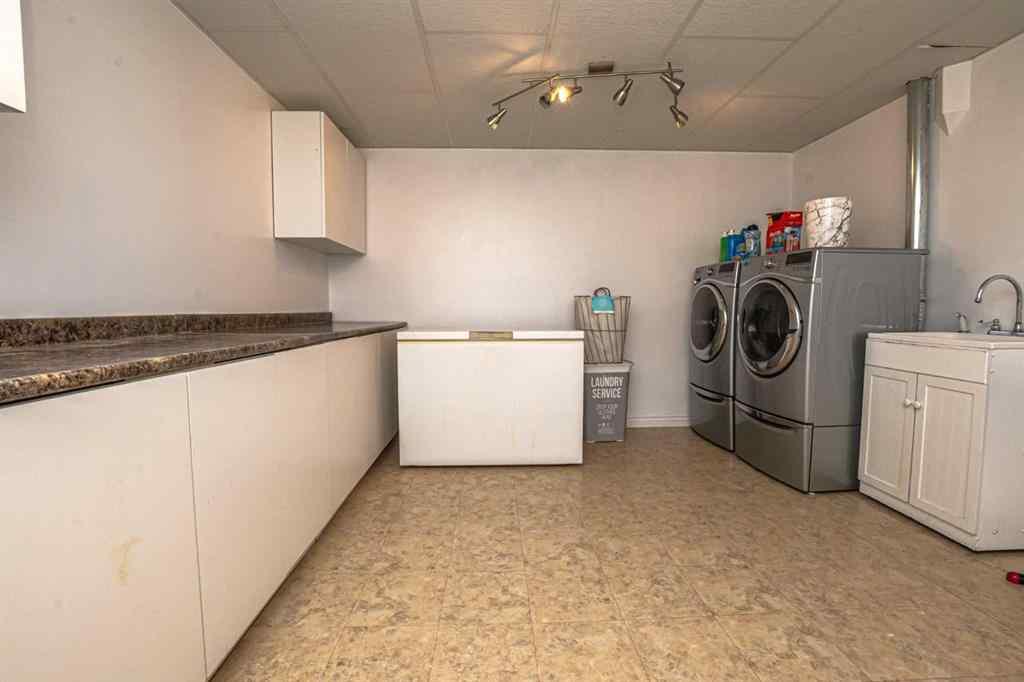 MLS® A2250132 - 1003 10 Avenue  in N/A Beaverlodge, Residential