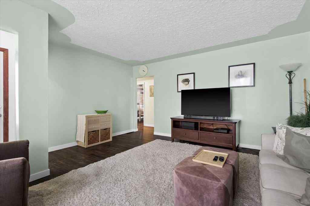 MLS® A2250152 - 527 29 Street NW in Parkdale Calgary, Residential