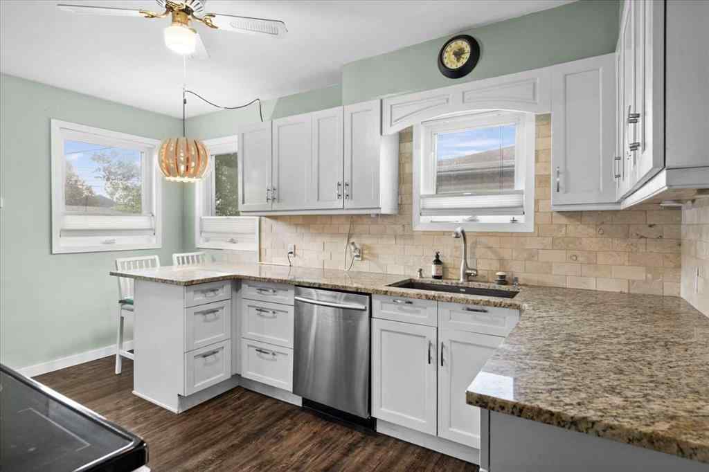 MLS® A2250152 - 527 29 Street NW in Parkdale Calgary, Residential