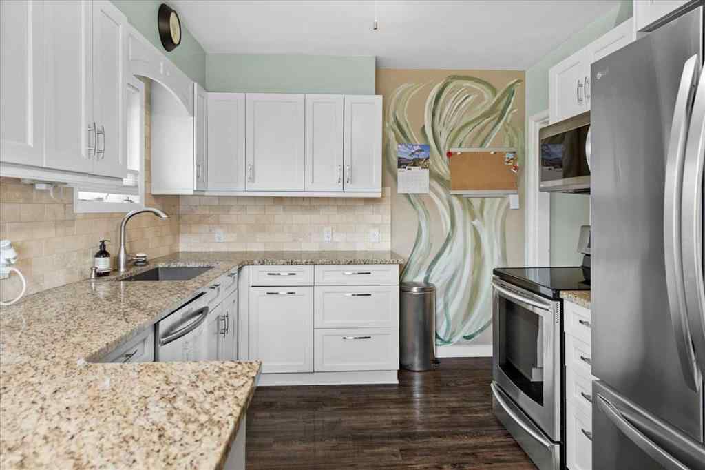 MLS® A2250152 - 527 29 Street NW in Parkdale Calgary, Residential