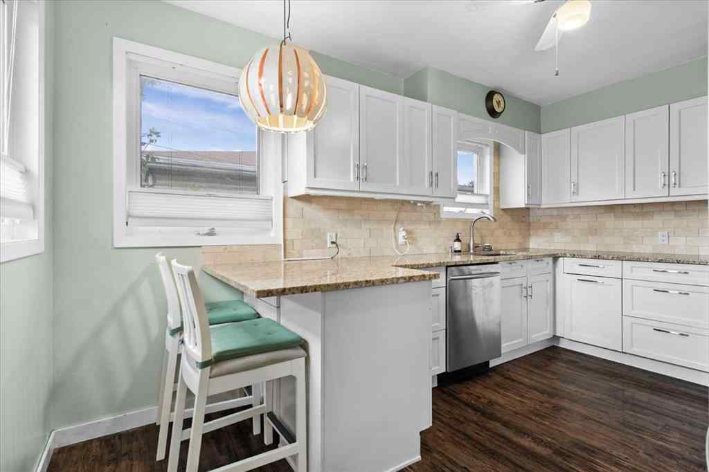 MLS® A2250152 - 527 29 Street NW in Parkdale Calgary, Residential
