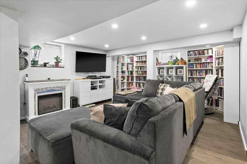 MLS® A2250152 - 527 29 Street NW in Parkdale Calgary, Residential