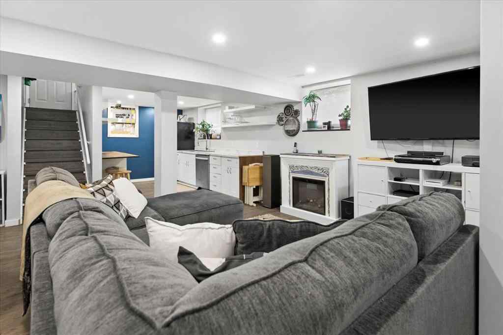 MLS® A2250152 - 527 29 Street NW in Parkdale Calgary, Residential