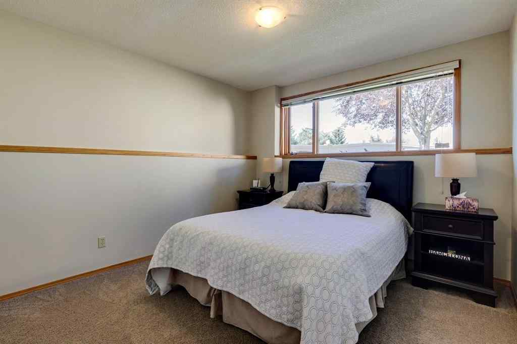 MLS® A2250154 - 285 Hawkstone Drive NW in Hawkwood Calgary, Residential