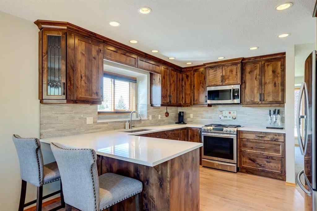 MLS® A2250154 - 285 Hawkstone Drive NW in Hawkwood Calgary, Residential