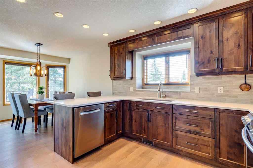 MLS® A2250154 - 285 Hawkstone Drive NW in Hawkwood Calgary, Residential