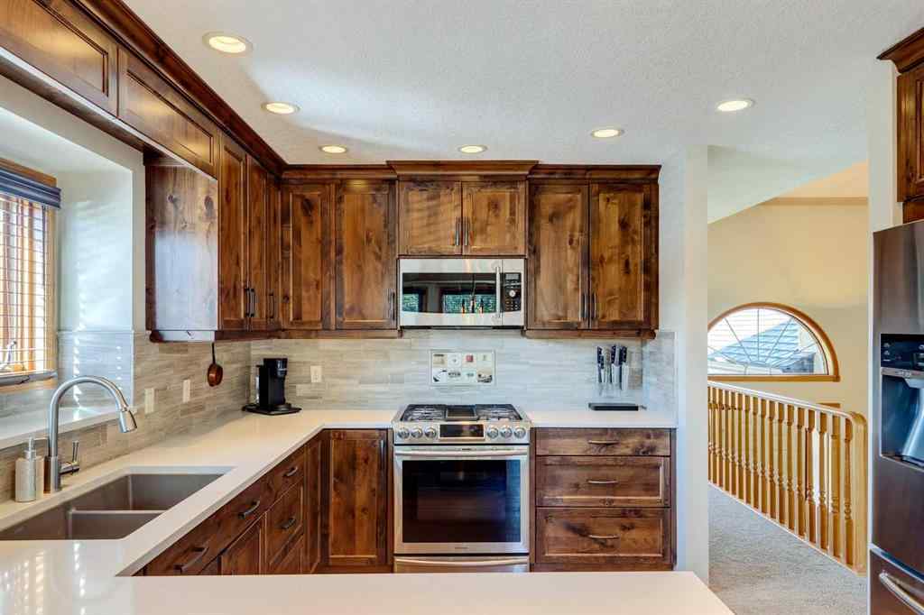 MLS® A2250154 - 285 Hawkstone Drive NW in Hawkwood Calgary, Residential