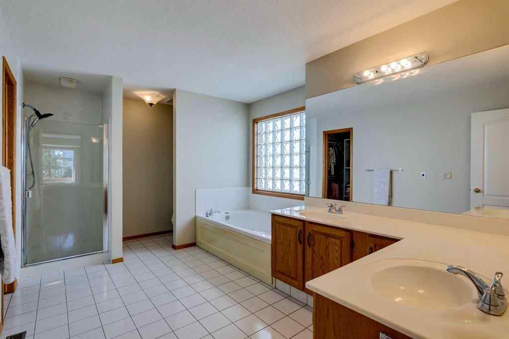 MLS® A2250154 - 285 Hawkstone Drive NW in Hawkwood Calgary, Residential