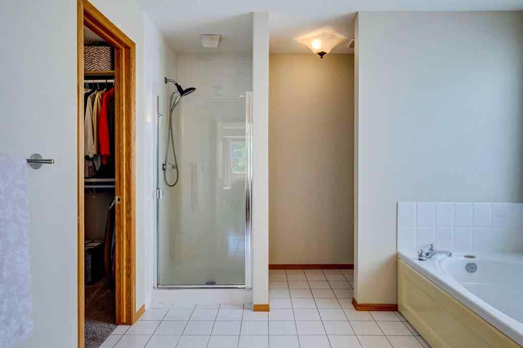 MLS® A2250154 - 285 Hawkstone Drive NW in Hawkwood Calgary, Residential
