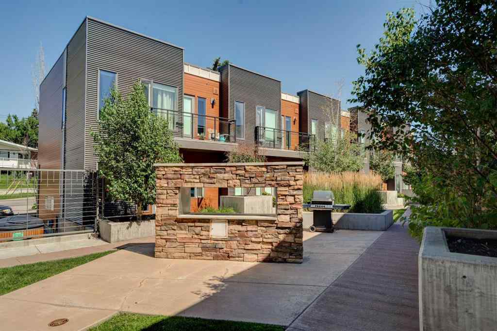 MLS® A2250168 - Unit #205 93 34 Avenue SW in Parkhill Calgary, Residential
