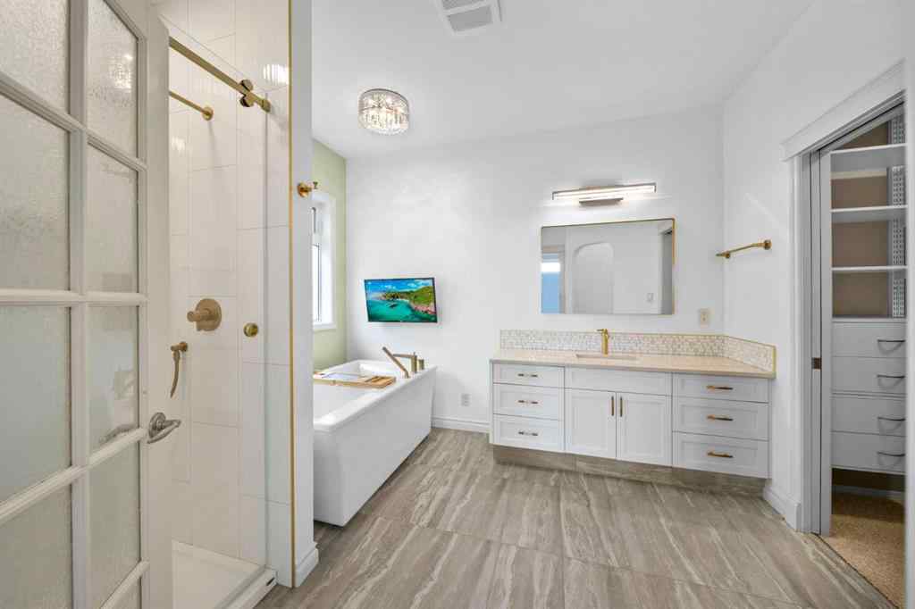 MLS® A2250181 - 27 Irving Crescent  in Inglewood West Red Deer, Residential