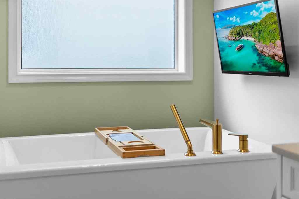 MLS® A2250181 - 27 Irving Crescent  in Inglewood West Red Deer, Residential