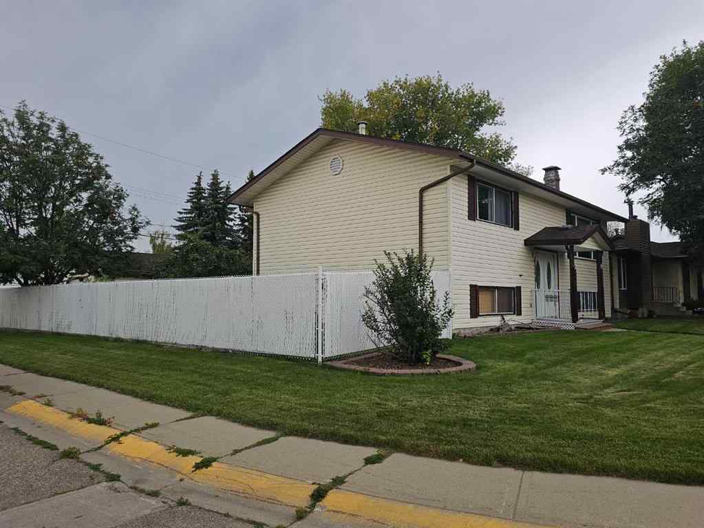 MLS® A2250186 - 5201 42 Street  in NONE Olds, Residential
