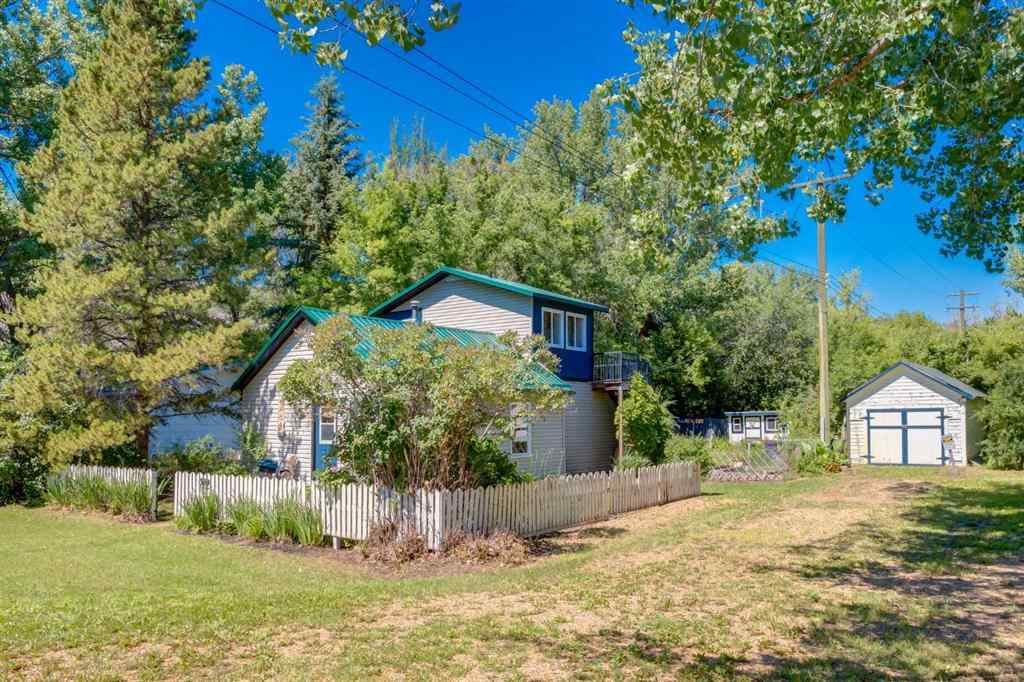 MLS® A2250196 - 235 5 Street  in East Coulee Drumheller, Residential