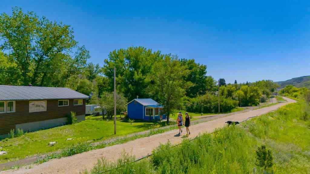 MLS® A2250196 - 235 5 Street  in East Coulee Drumheller, Residential