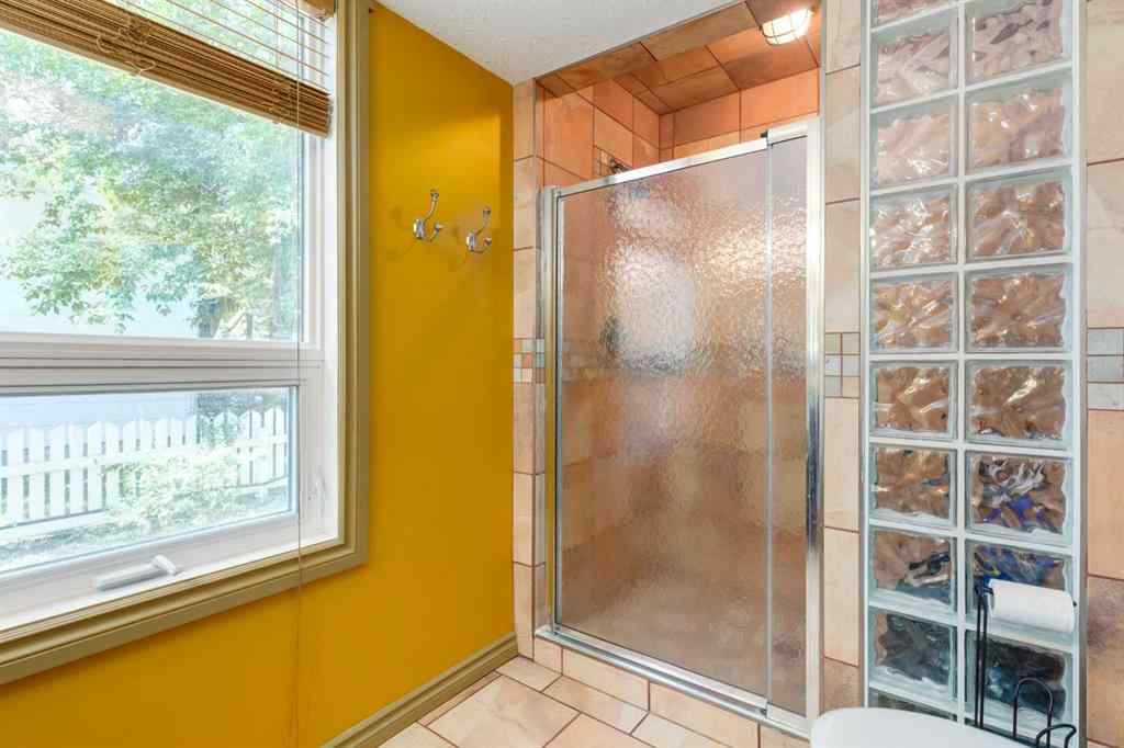 MLS® A2250196 - 235 5 Street  in East Coulee Drumheller, Residential