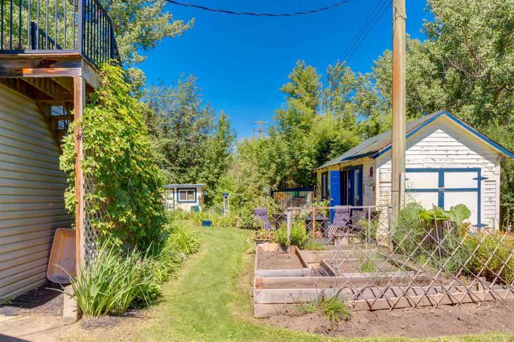 MLS® A2250196 - 235 5 Street  in East Coulee Drumheller, Residential