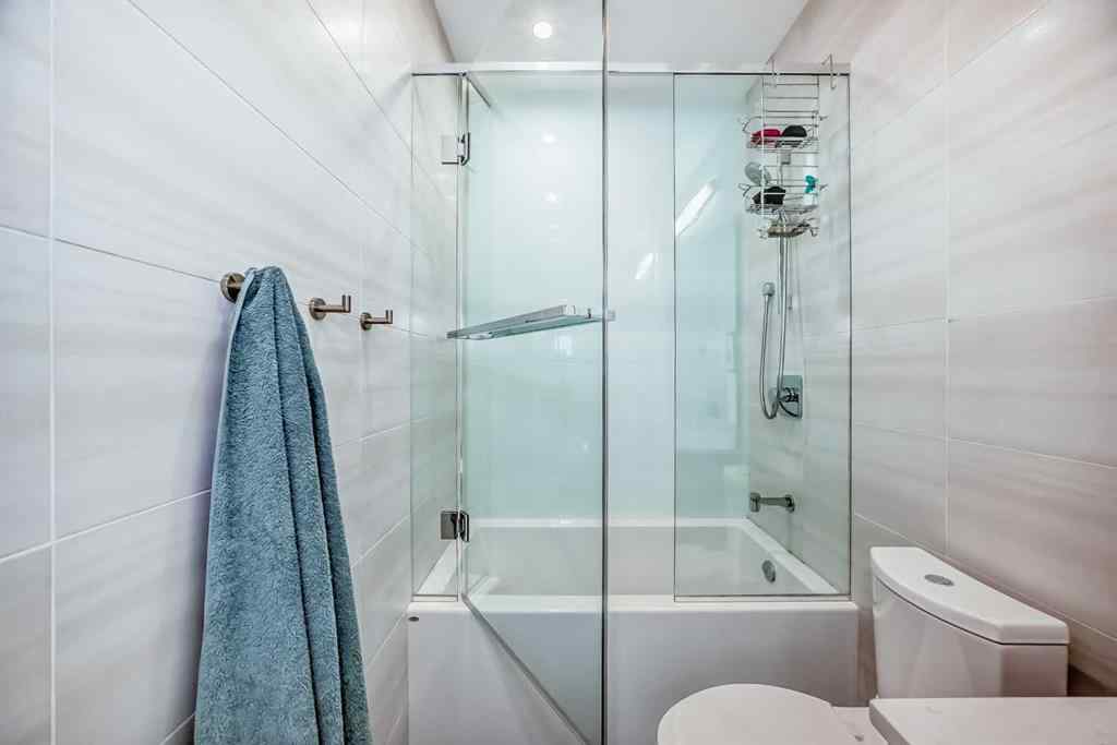 MLS® A2250201 - 3216 5 Street NW in Mount Pleasant Calgary, Residential