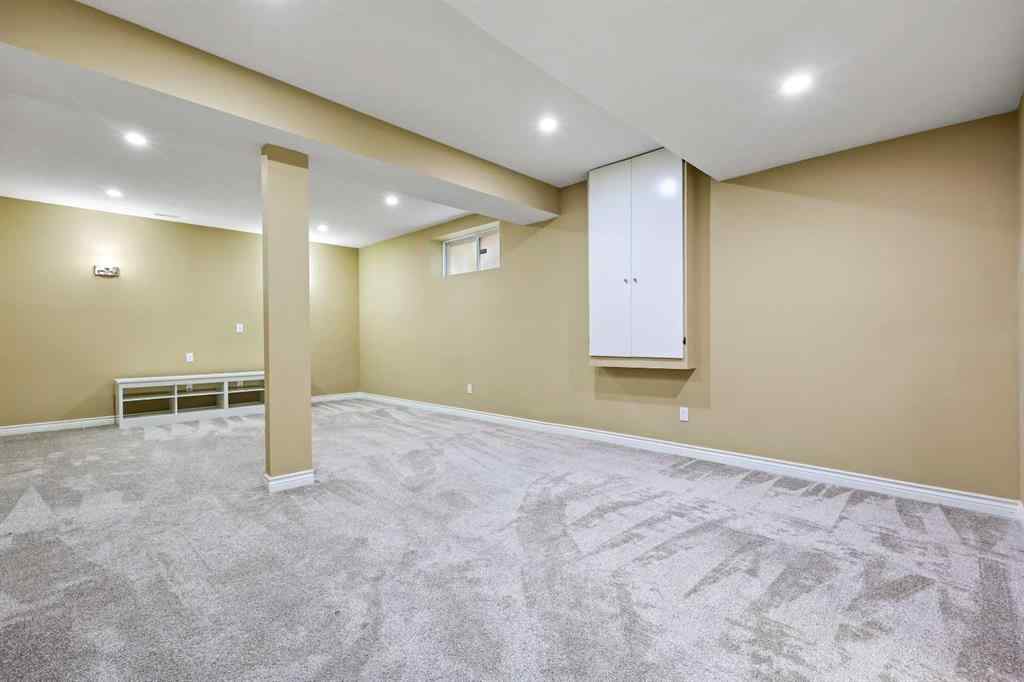 MLS® A2250210 - 8025 Cougar Ridge Avenue SW in Cougar Ridge Calgary, Residential